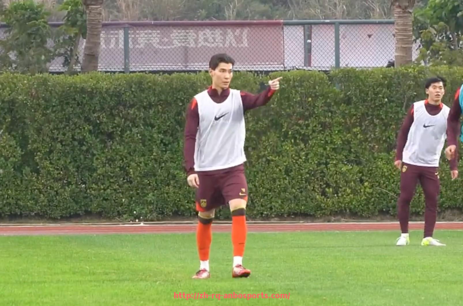 安博体育官网-法甲经典进球庆祝动作盘点：创意与情绪的释放