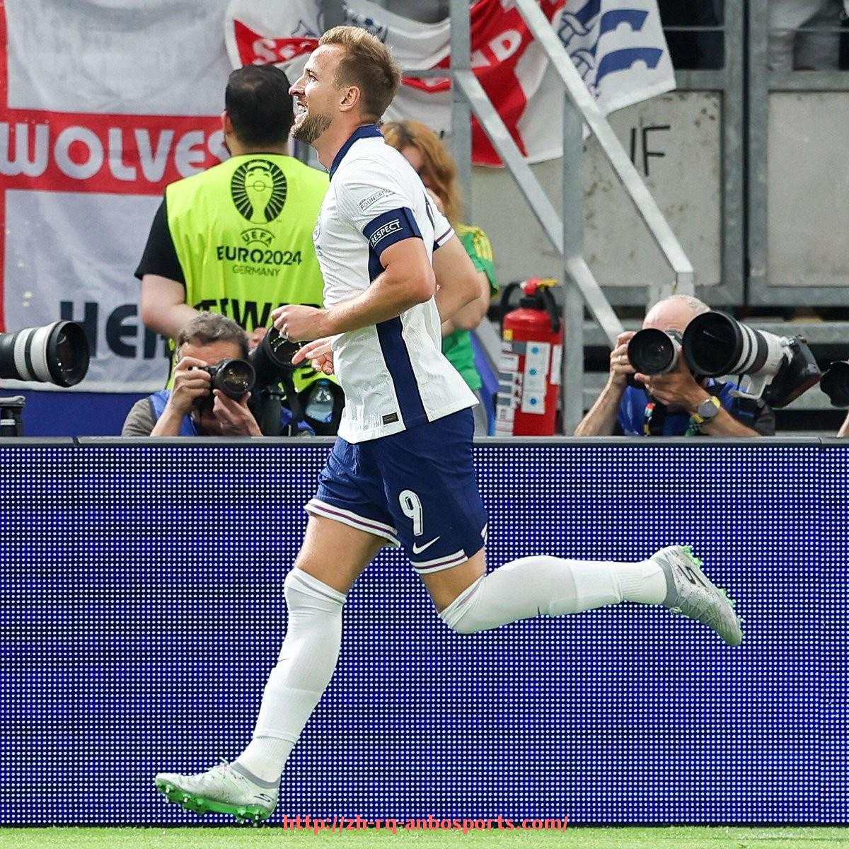 安博体育官网-德甲足球队队歌及其文化背景介绍